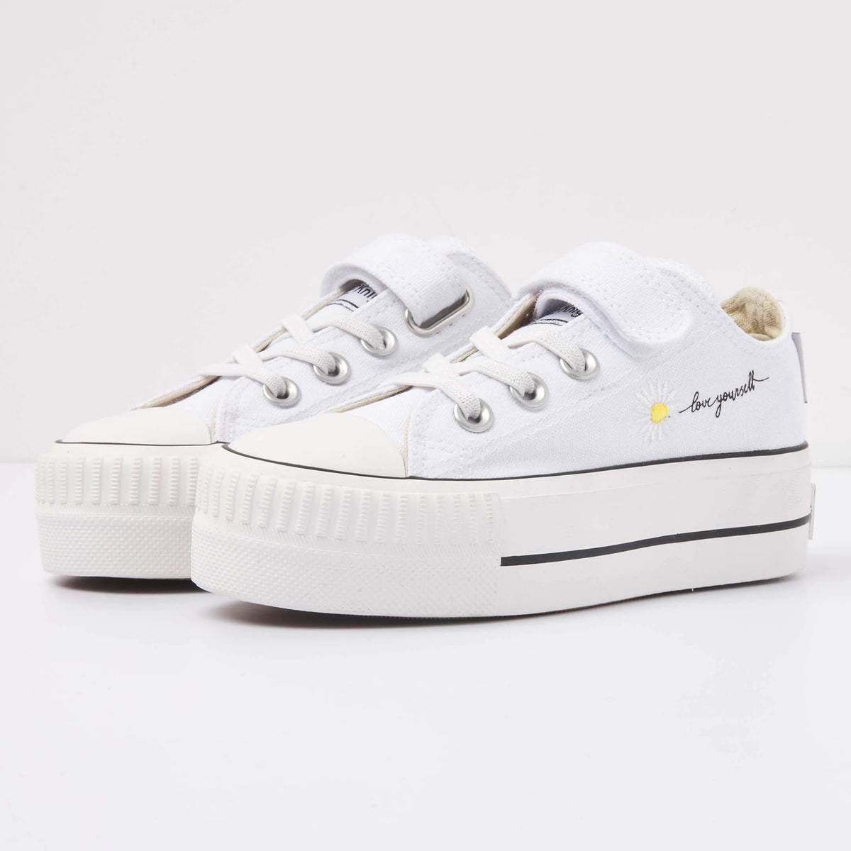 White/Daisy